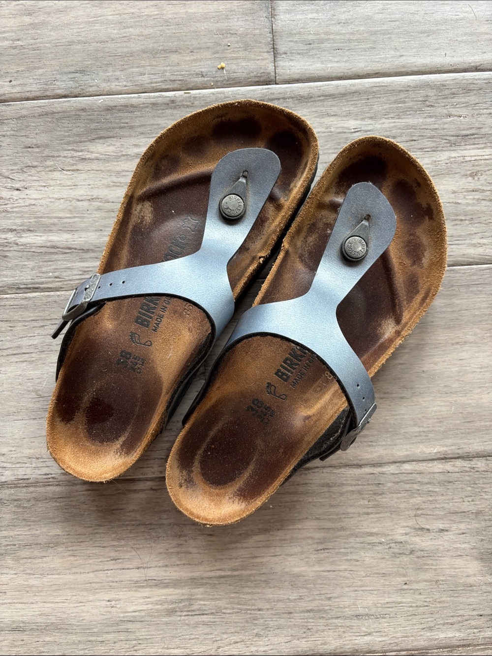 Birkenstock Metallic Gray Thong Sandals with Brown Footbed